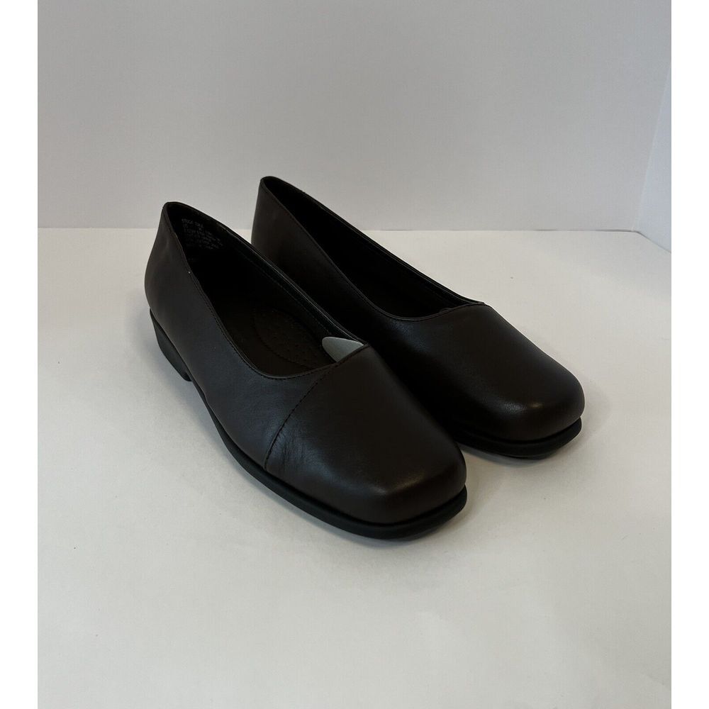 Hush Puppies Isis Brown Nappa Flat closed toe slip on US 8.5/EU 39/40